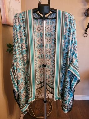 NWT Catherines Teal White And Green Patterned Kimono